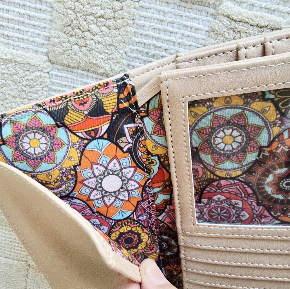 BAY SKY Bifold Wallet Snap Closure Cream Rose Color